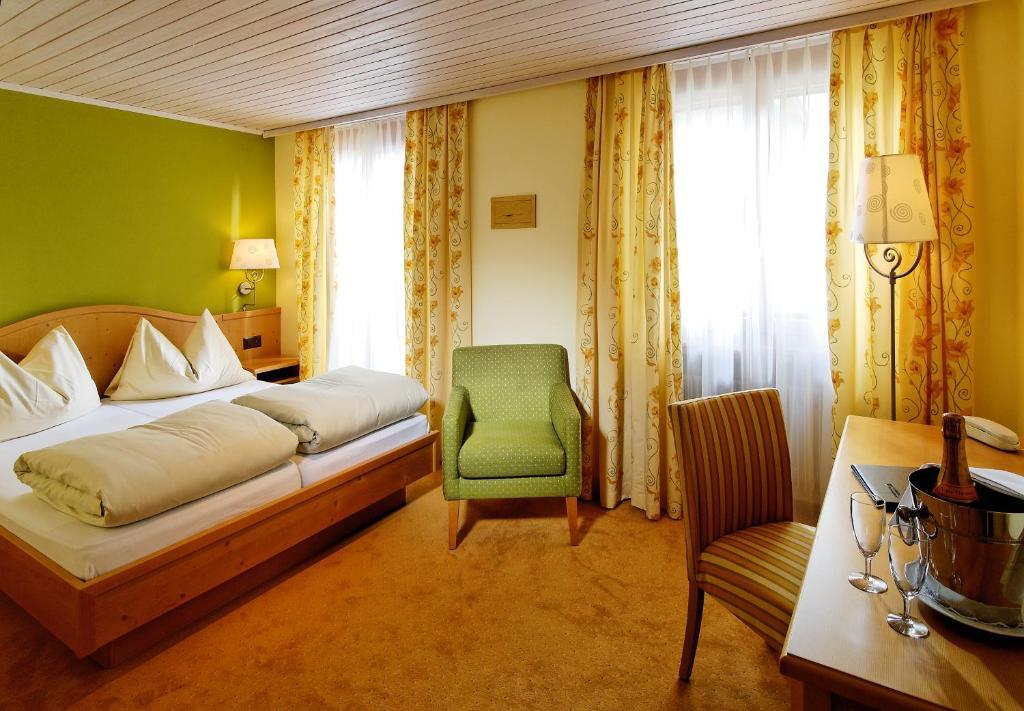 Hotel La Cruna Tujetsch Ruang foto