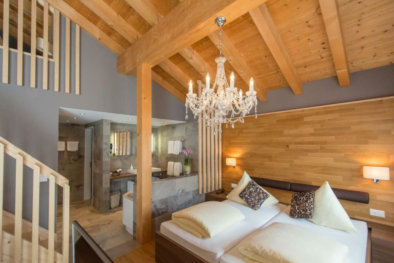 Hotel La Cruna Tujetsch Bagian luar foto